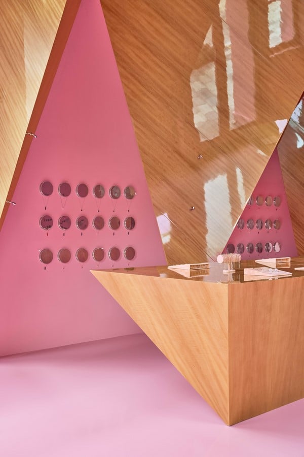 Lindeza Jewelry store in Dubai by Elena Grabar-Sheet3