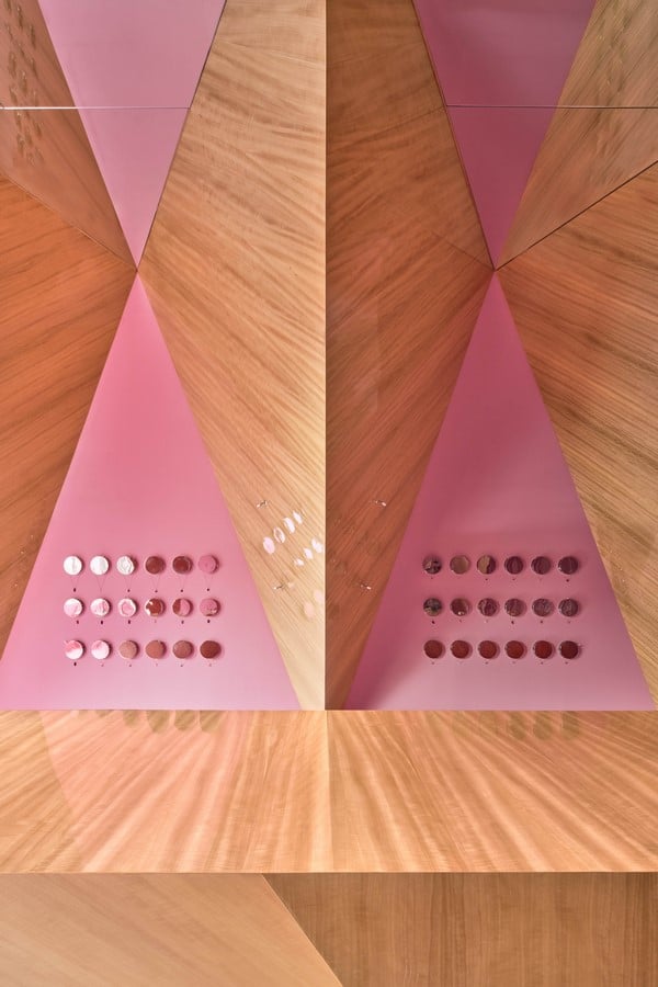 Lindeza Jewelry store in Dubai by Elena Grabar-Sheet6