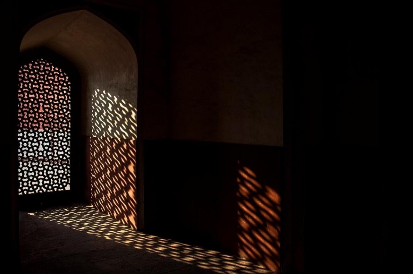 Light as an Emotional Language in Films and Architecture-Sheet4