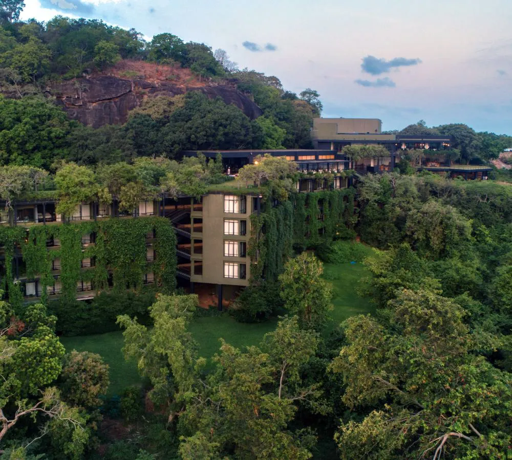 The Myth of the Glass Skyscraper in Tropical Climates-Sheet3