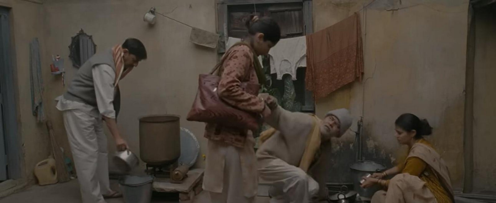 An architectural review of Ankhon Dekhi-Sheet1
