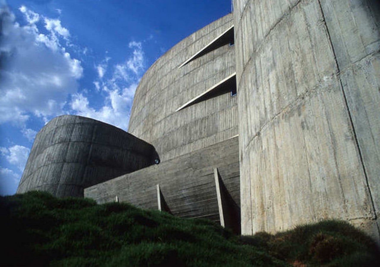Fluid Forms and the Neo-Indian Aesthetic-Sheet3