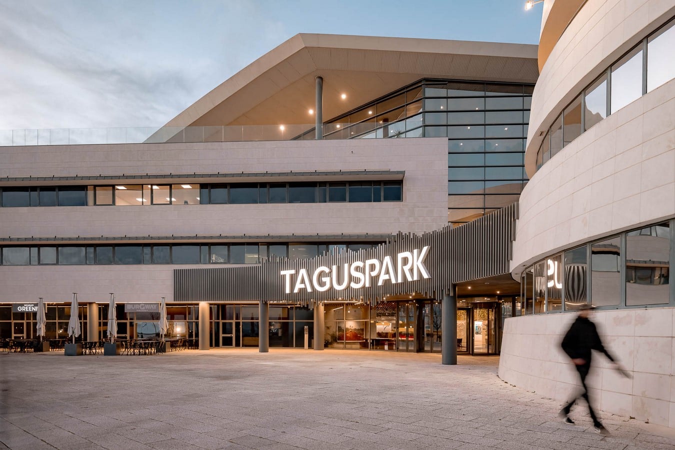 Taguspark Central Hub Building by Contacto Atlântico-Sheet9