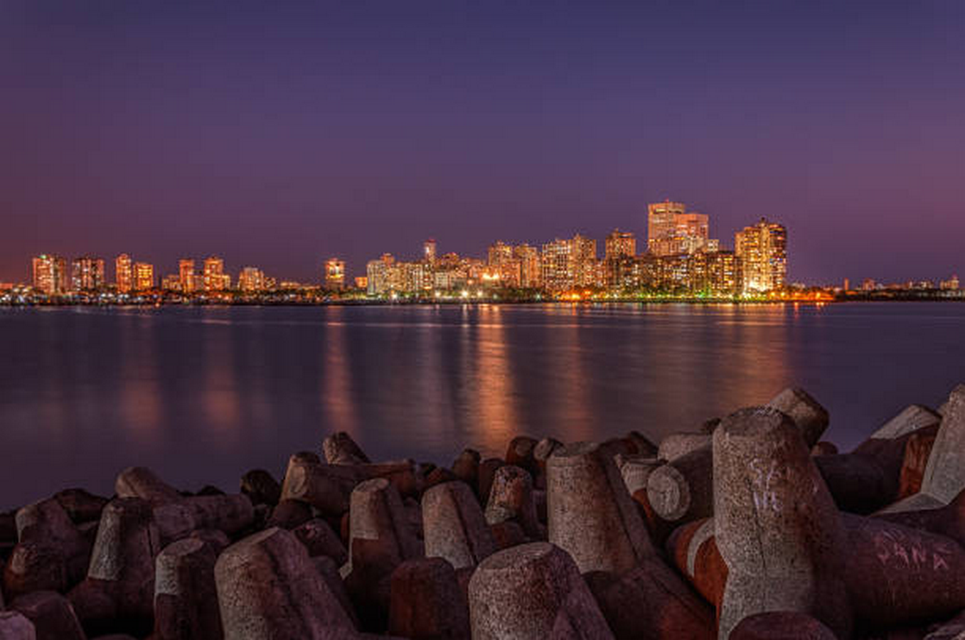 Lighting Design and the Politics of Urban Visibility at Night-Sheet4