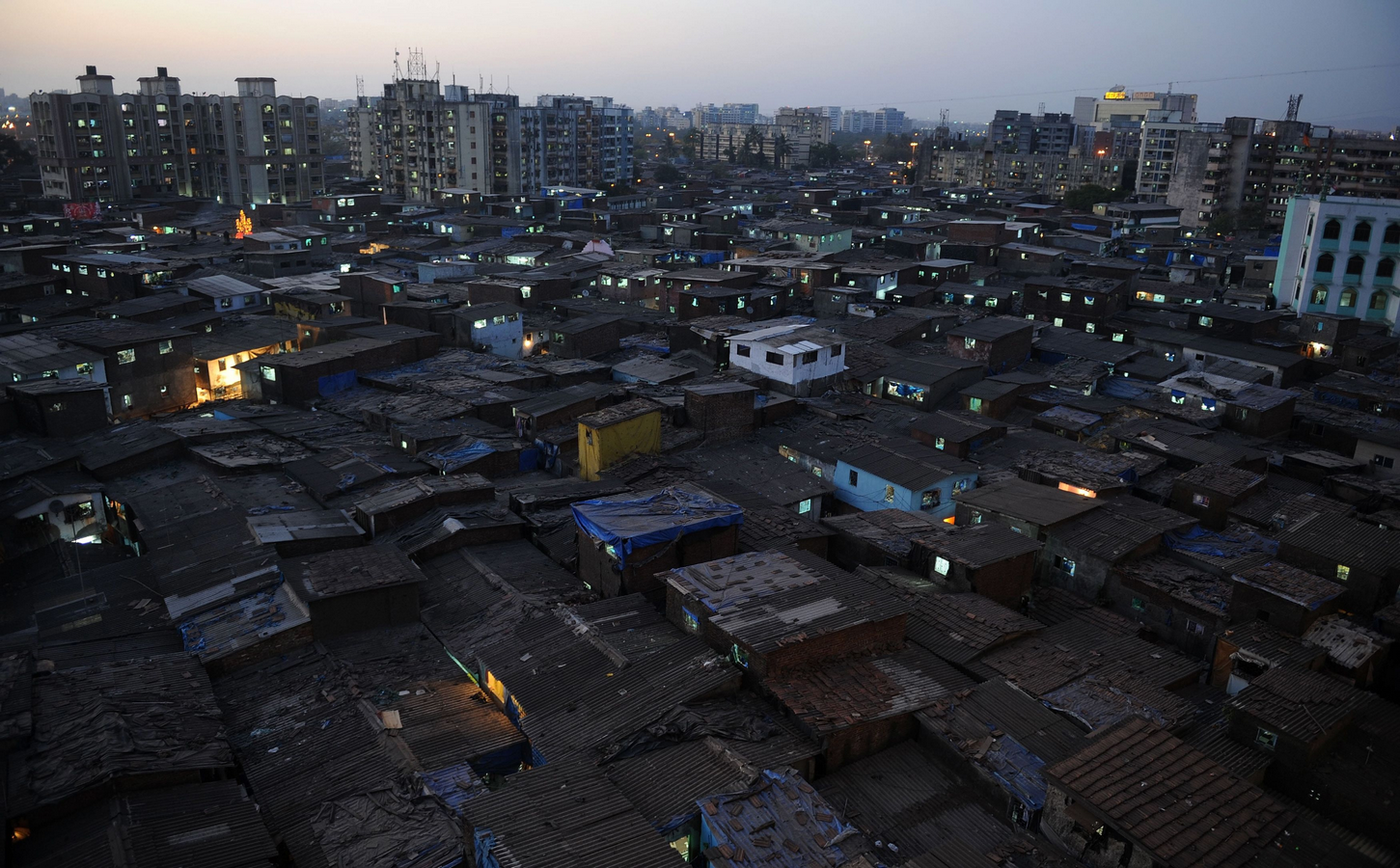 Lighting Design and the Politics of Urban Visibility at Night-Sheet5