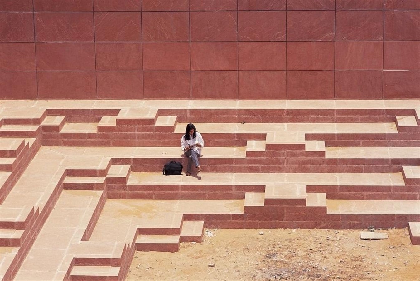 Postmodernism's playful rebellion against the glass box-Sheet4