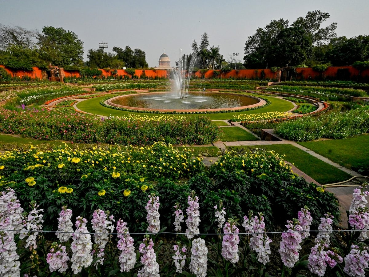 A Traveler's Guide to the Gardens of Japan, Persia and Mughal India-Sheet4