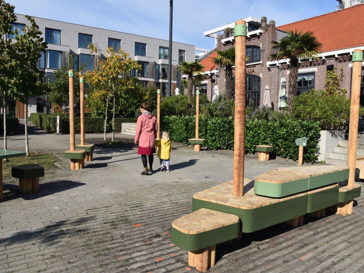Streets as Living Rooms Outdoor Domesticity in Dense Neighborhoods-Sheet2