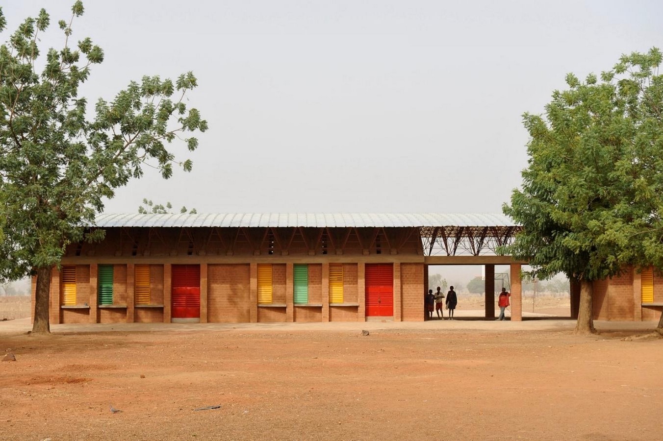 Should Architects Design for Climate Refugees Before Anyone Else? A Humanitarian Perspective on Global Architecture-Sheet4