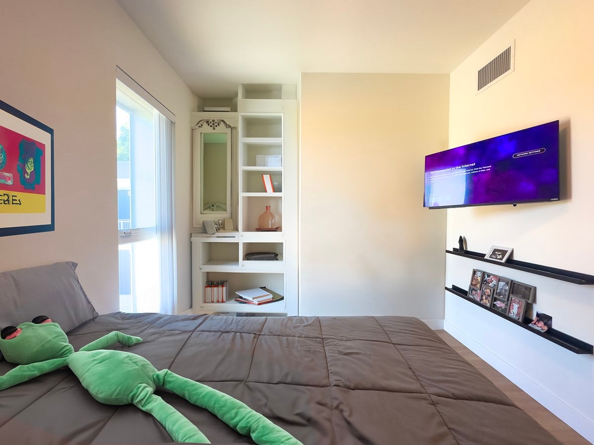 Northview Apartments by Brooks + Scarpa Architects-Sheet9