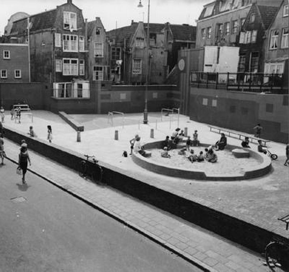 Between Buildings, Architecture Lives-Sheet5