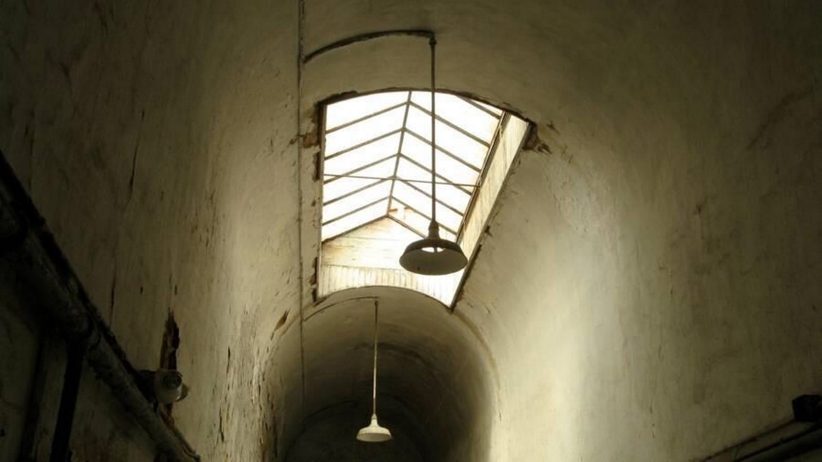 How Light Shapes Our Experience of Space-Sheet8