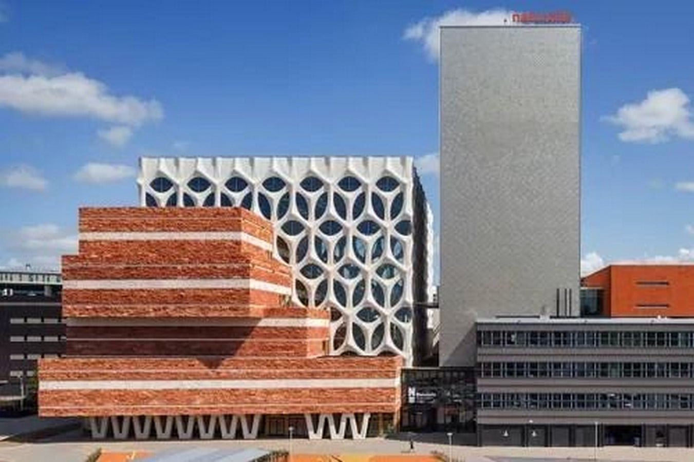 Wearable Architecture Where Fashion and Architecture Merge-Sheet6