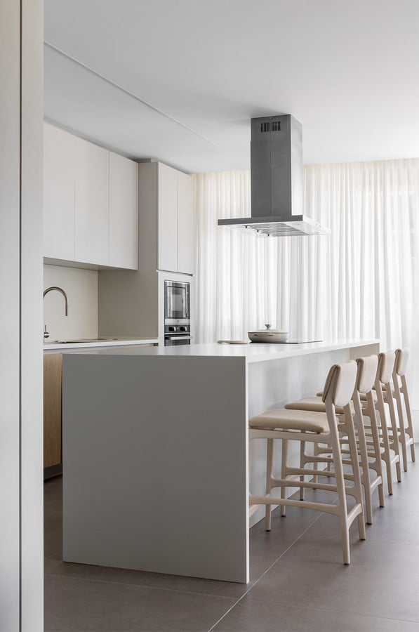 Contemporary Coastal Apartment in Brazil by Mariana Maisonnave Arquitetura-Sheet4