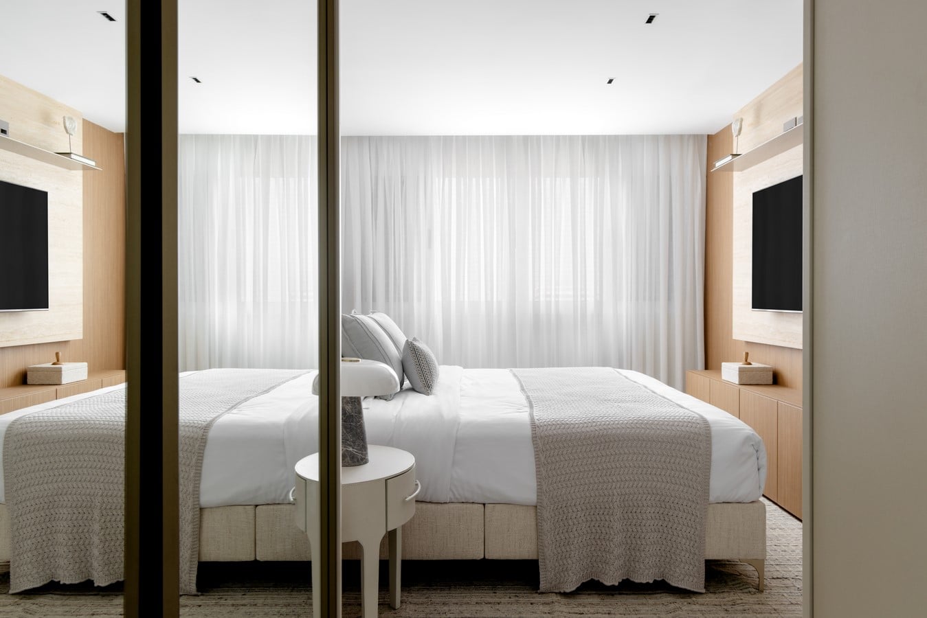 Praia Mansa Seaside Apartment by Caroline Andrusko Arquitetos-Sheet9